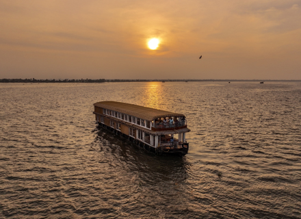 kerala boat house 2 days package